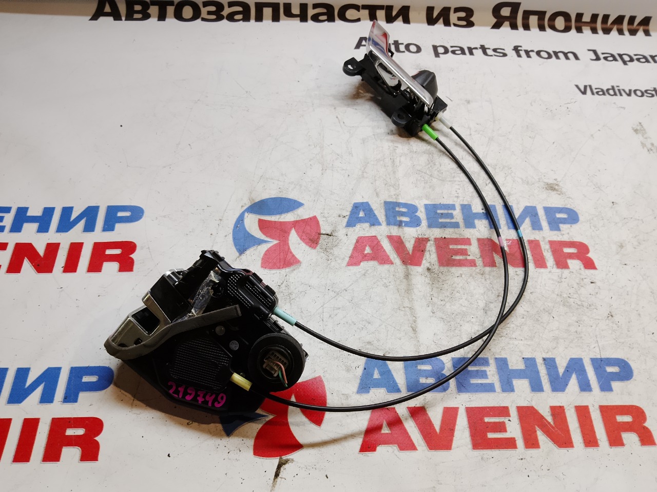 Замок двери TOYOTA ALLION ZRT265 передний правый (б/у)