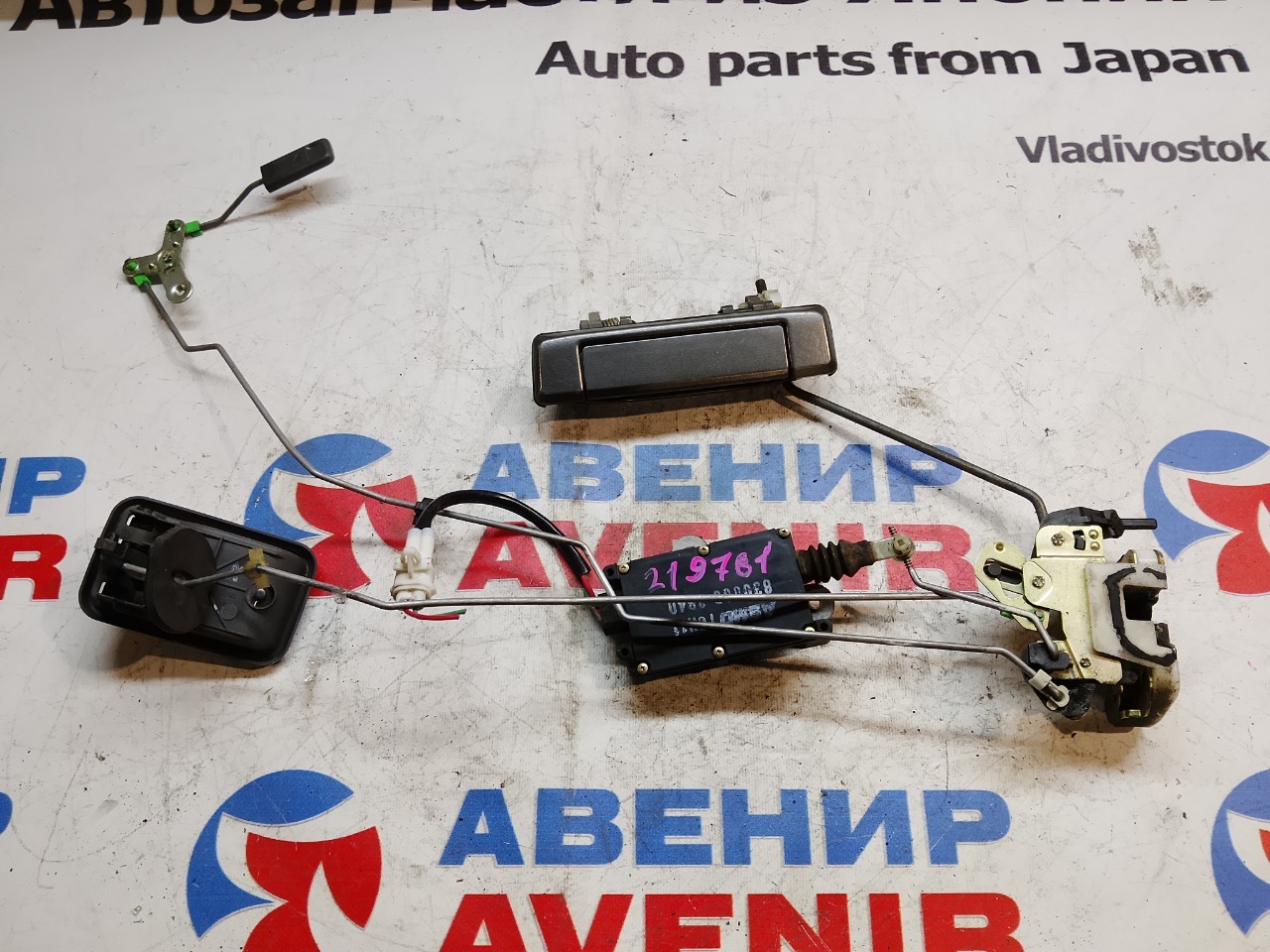 Замок двери MAZDA PROCEED MARVIE UV66R G6 задний левый (б/у)