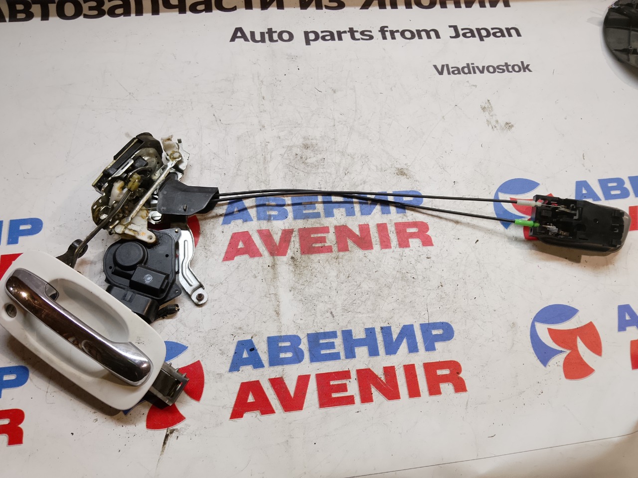 Замок двери TOYOTA VISTA ARDEO SV55 передний правый (б/у)