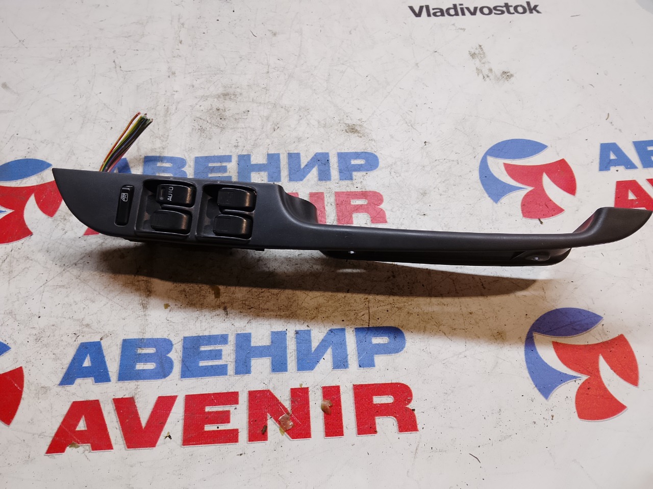 Блок управления стеклами DAIHATSU ATRAI S231G передний правый (б/у)