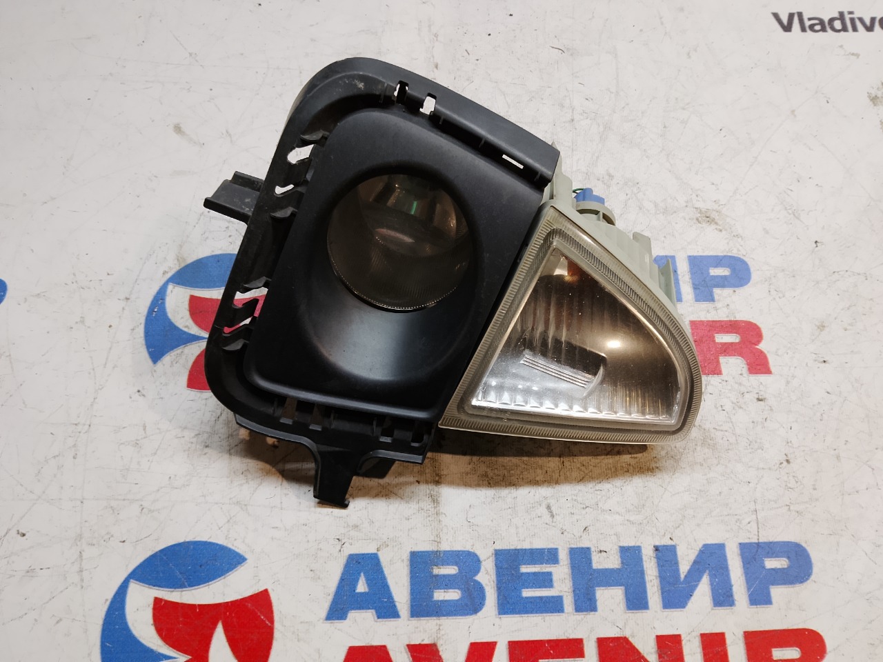 Туманка TOYOTA AQUA NHP10 правая (б/у)