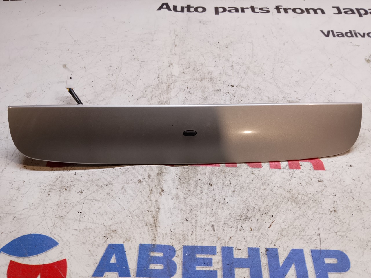 Накладка 5-й двери NISSAN NOTE NE11 (б/у)