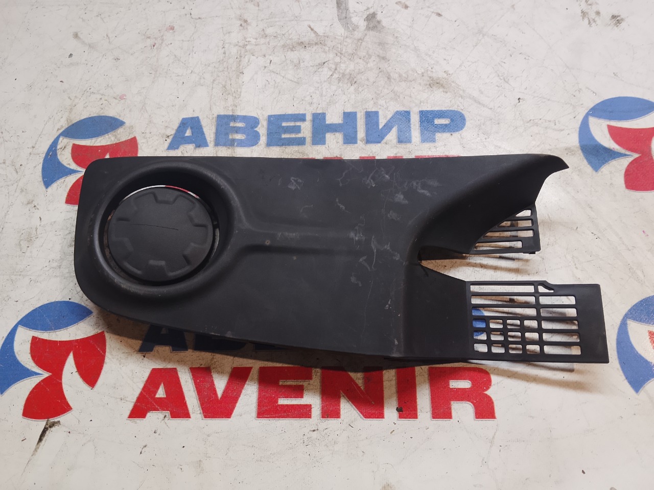 Заглушка бампера DAIHATSU MIRA E:S LA310S правая (б/у)