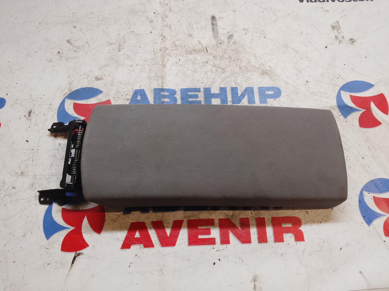 Бардачок между сиденьями TOYOTA PRIUS NHW20 (б/у)