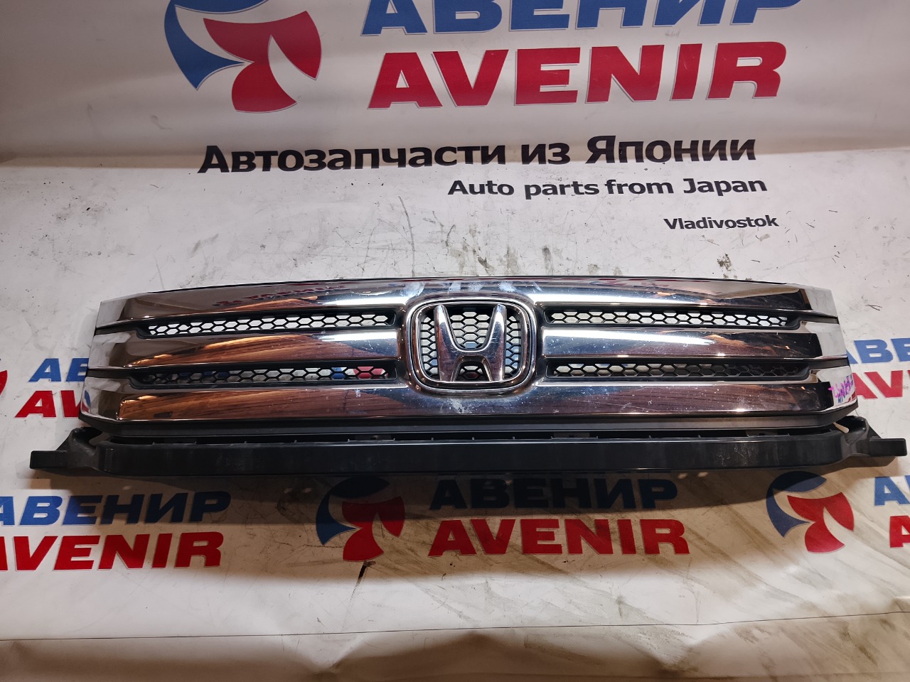 Решетка HONDA FREED SPIKE GB3 (б/у)