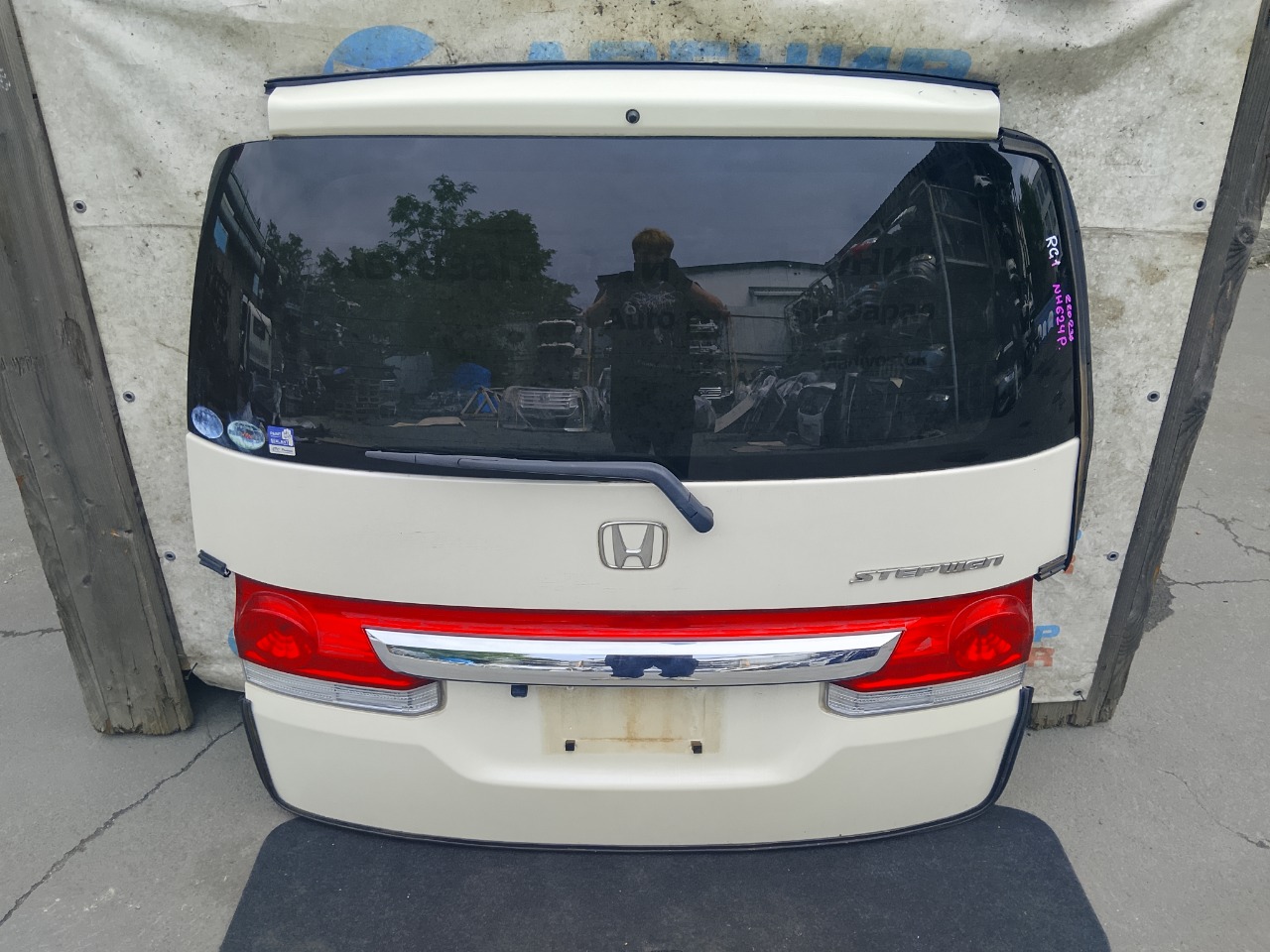 Дверь задняя HONDA STEPWGN RG1 задняя (б/у)