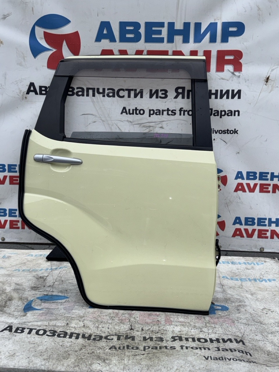 Дверь DAIHATSU MOVE LA150S задняя правая (б/у)