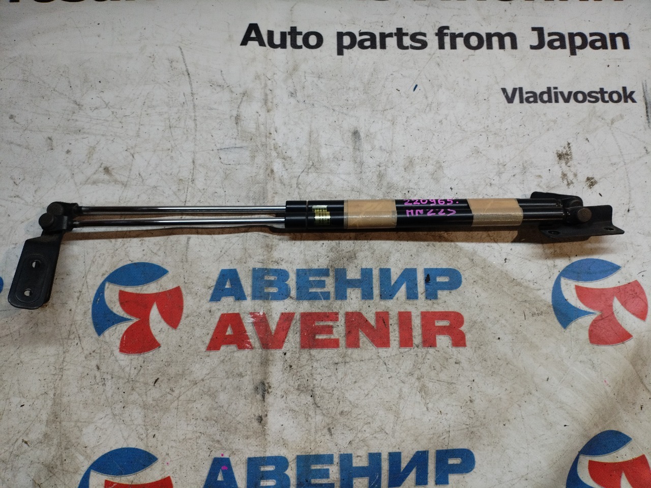Амортизатор задней двери SUZUKI KEI HN22S задний (б/у)