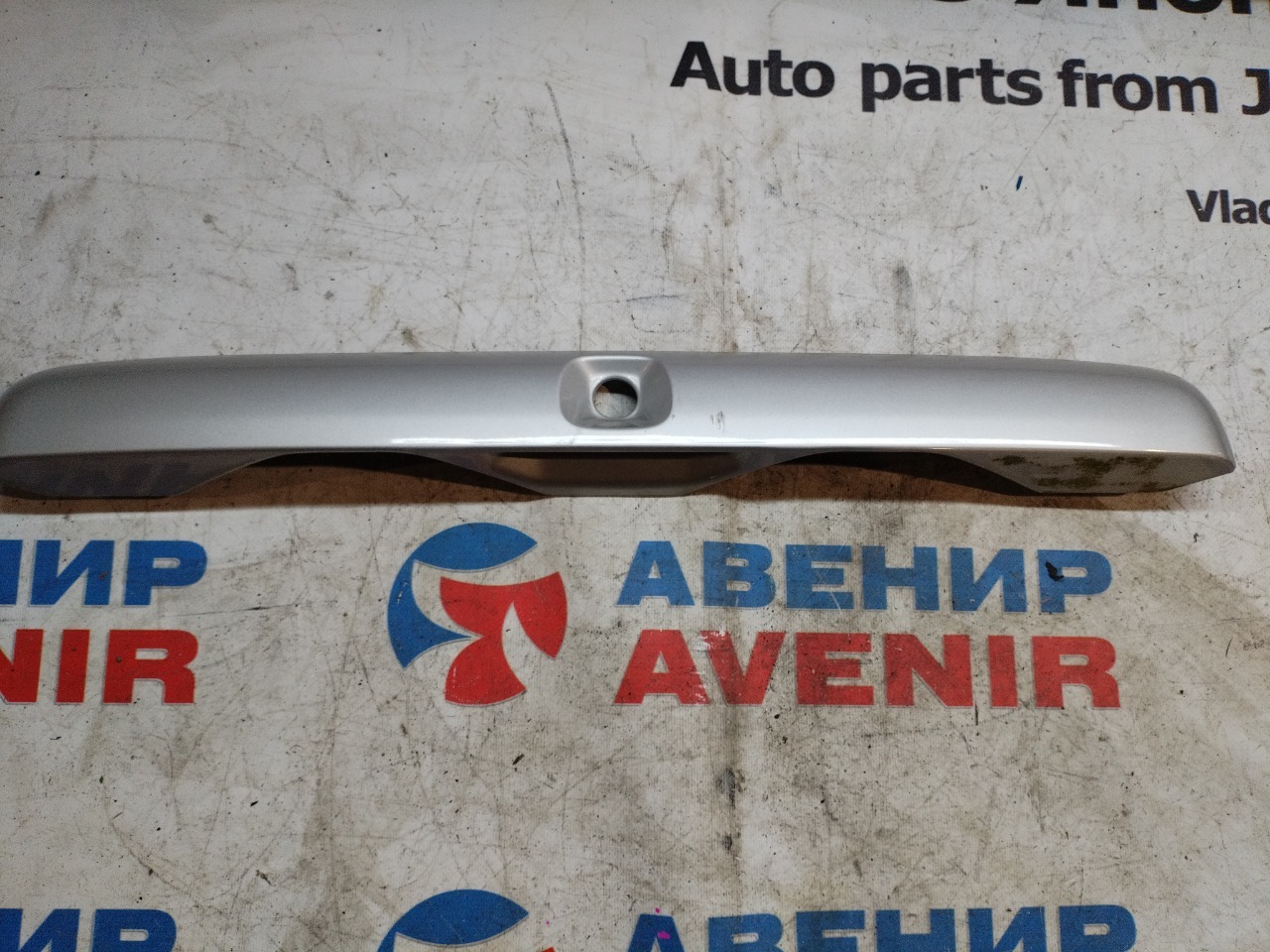 Накладка 5-й двери SUZUKI SWIFT HT51S (б/у)