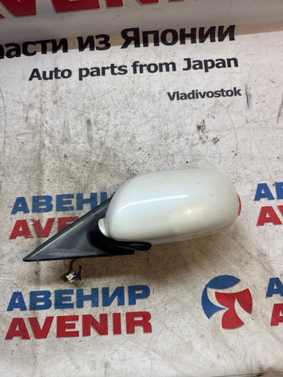 Зеркало NISSAN SKYLINE V35 переднее левое (б/у)