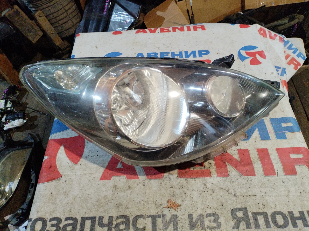 Фара NISSAN NOTE ZE11 передняя правая (б/у)