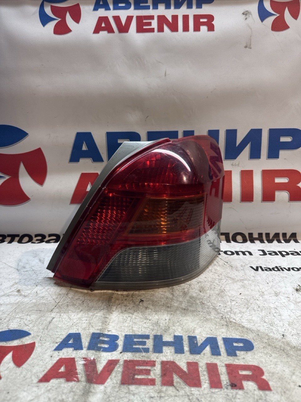 Стоп-сигнал TOYOTA VITZ NCP95 задний правый (б/у)