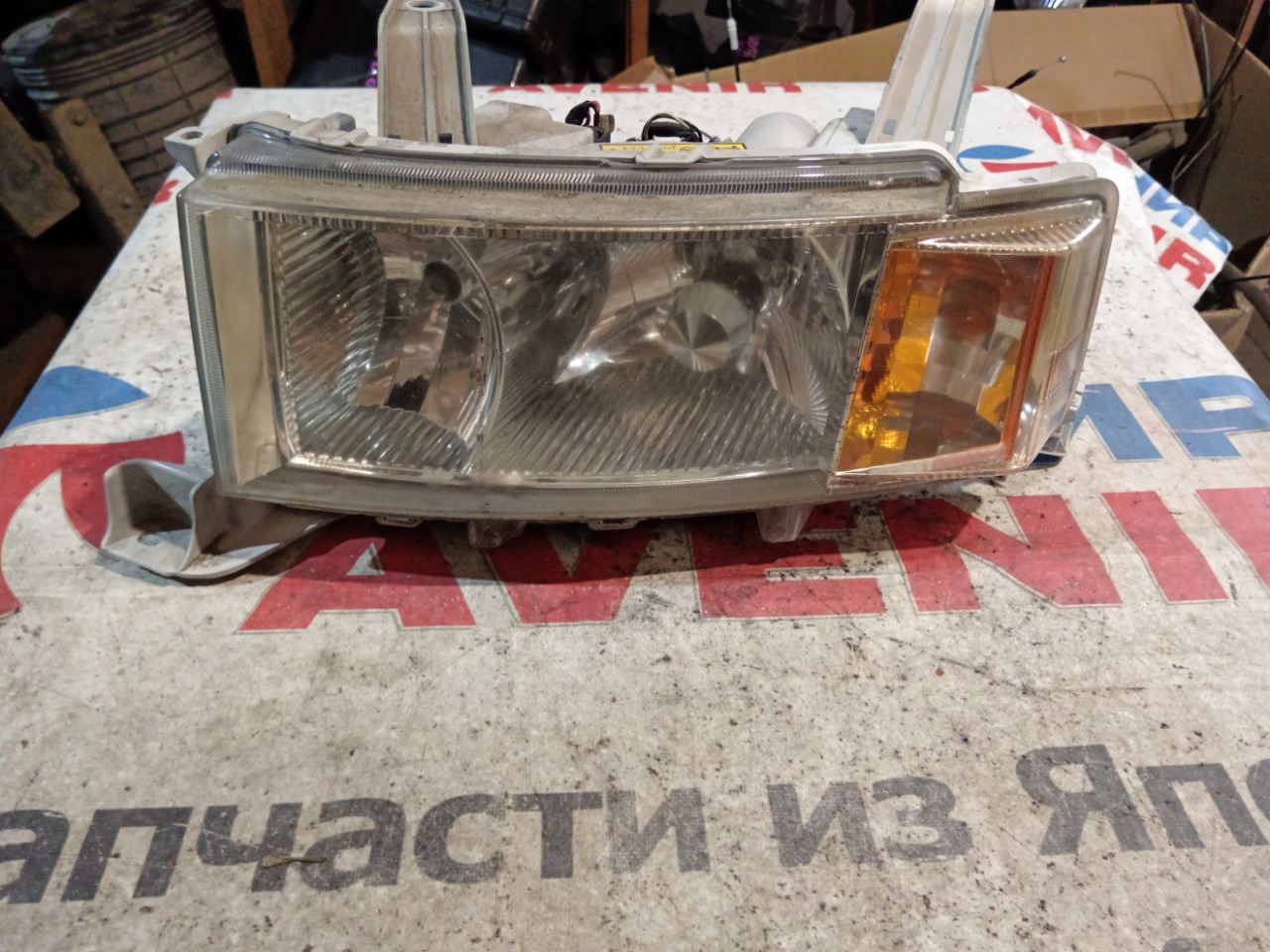 Фара TOYOTA BB NCP30 передняя левая (б/у)