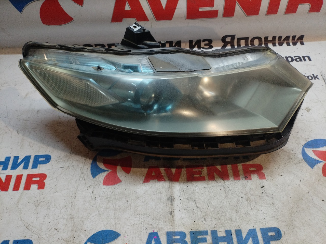 Фара HONDA INSIGHT ZE2 передняя правая (б/у)