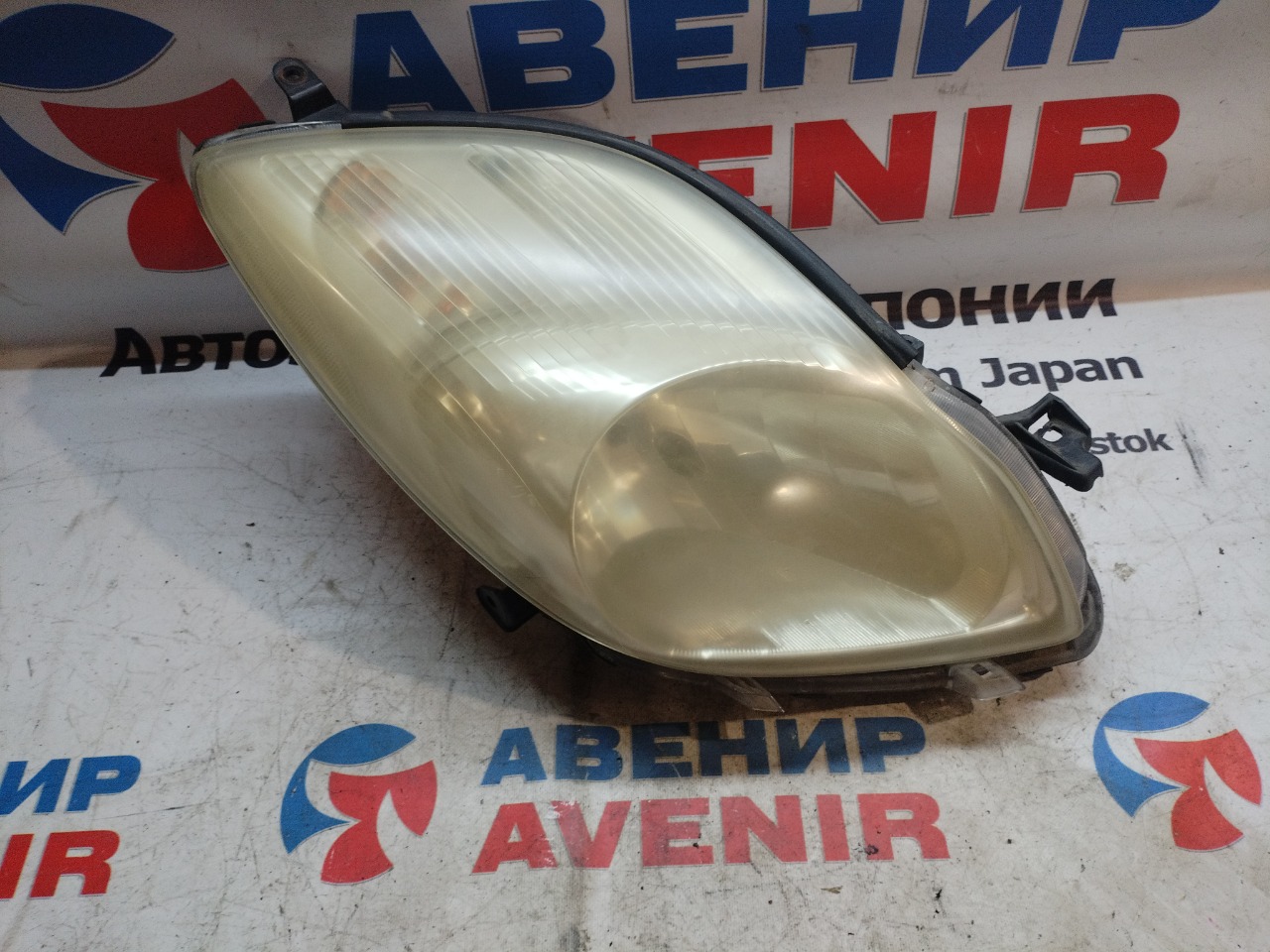 Фара TOYOTA VITZ NCP95 передняя правая (б/у)