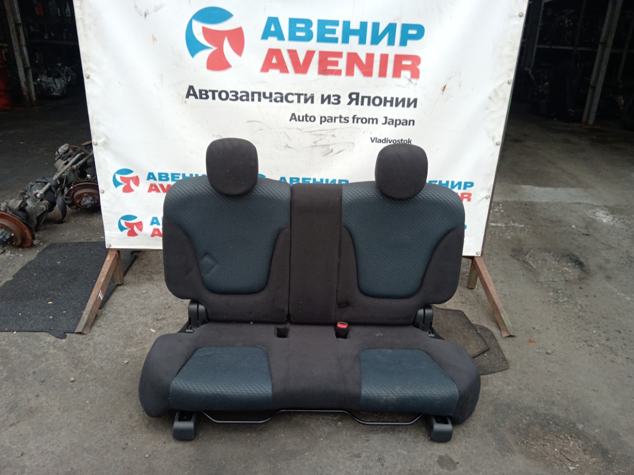 Сидение NISSAN WINGROAD VAY12 заднее (б/у)