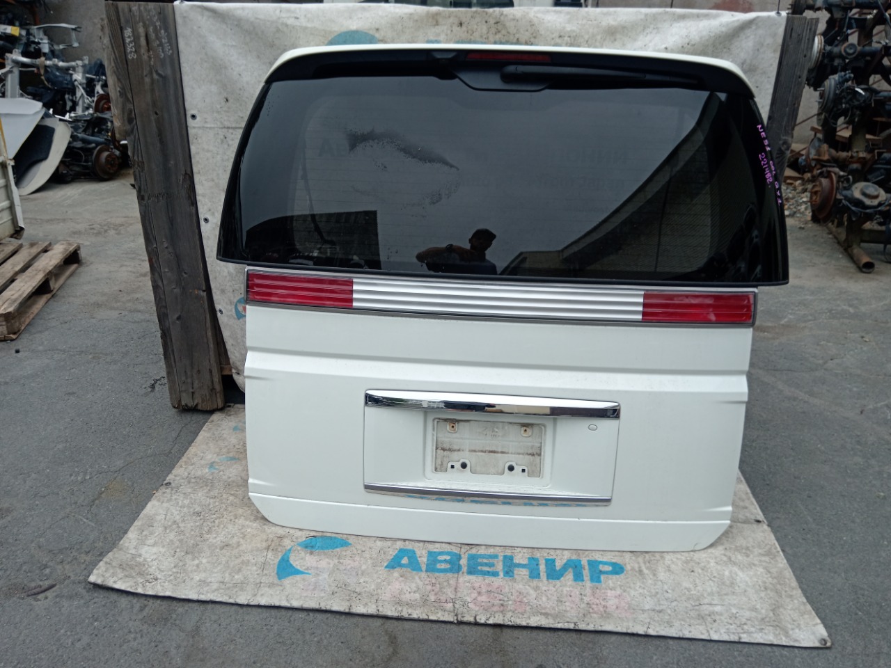 Дверь задняя NISSAN ELGRAND NE51 задняя (б/у)
