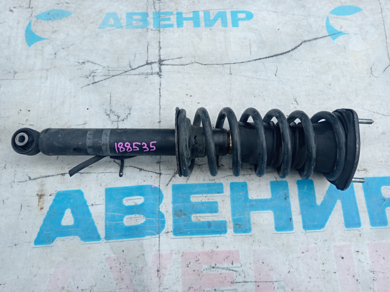 Стойка TOYOTA ALTEZZA GXE10 1GFE передняя левая (б/у)