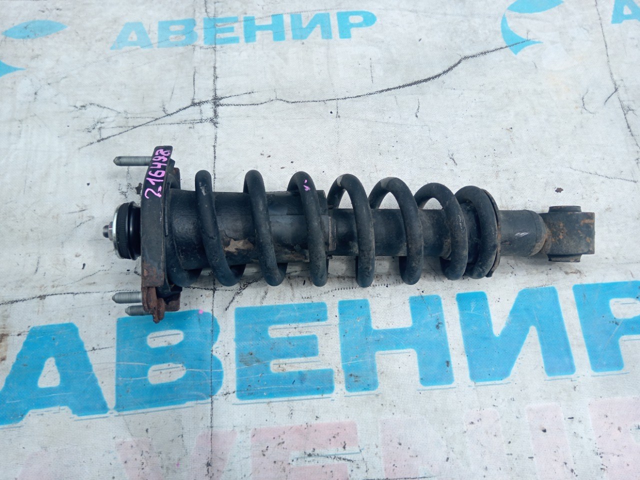 Стойка TOYOTA WISH ZNE14 задняя правая (б/у)