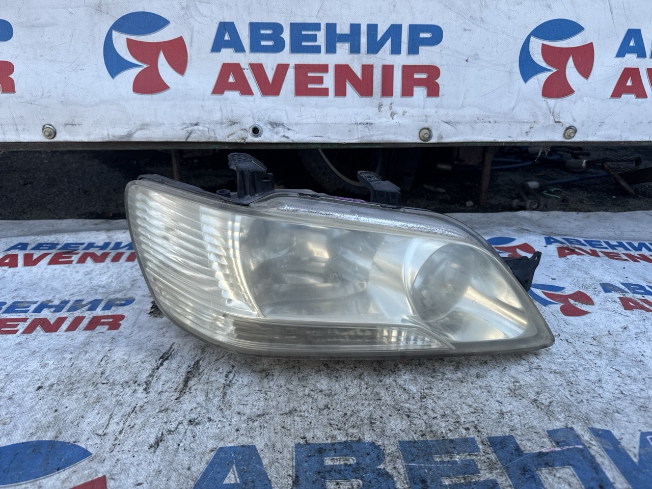 Фара MITSUBISHI LANCER CS2A передняя правая (б/у)