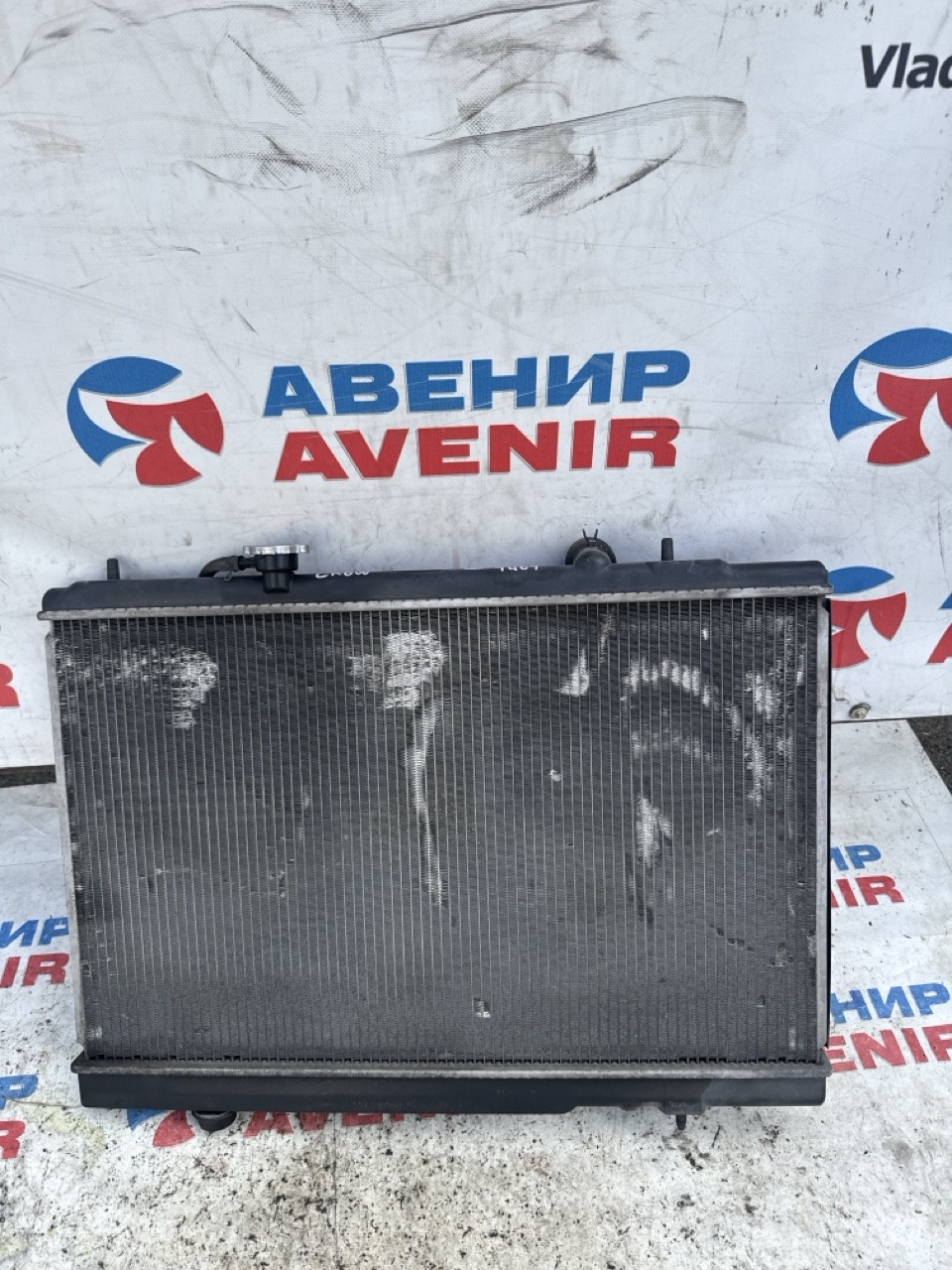 Радиатор MITSUBISHI DION CR6W 4G63 (б/у)