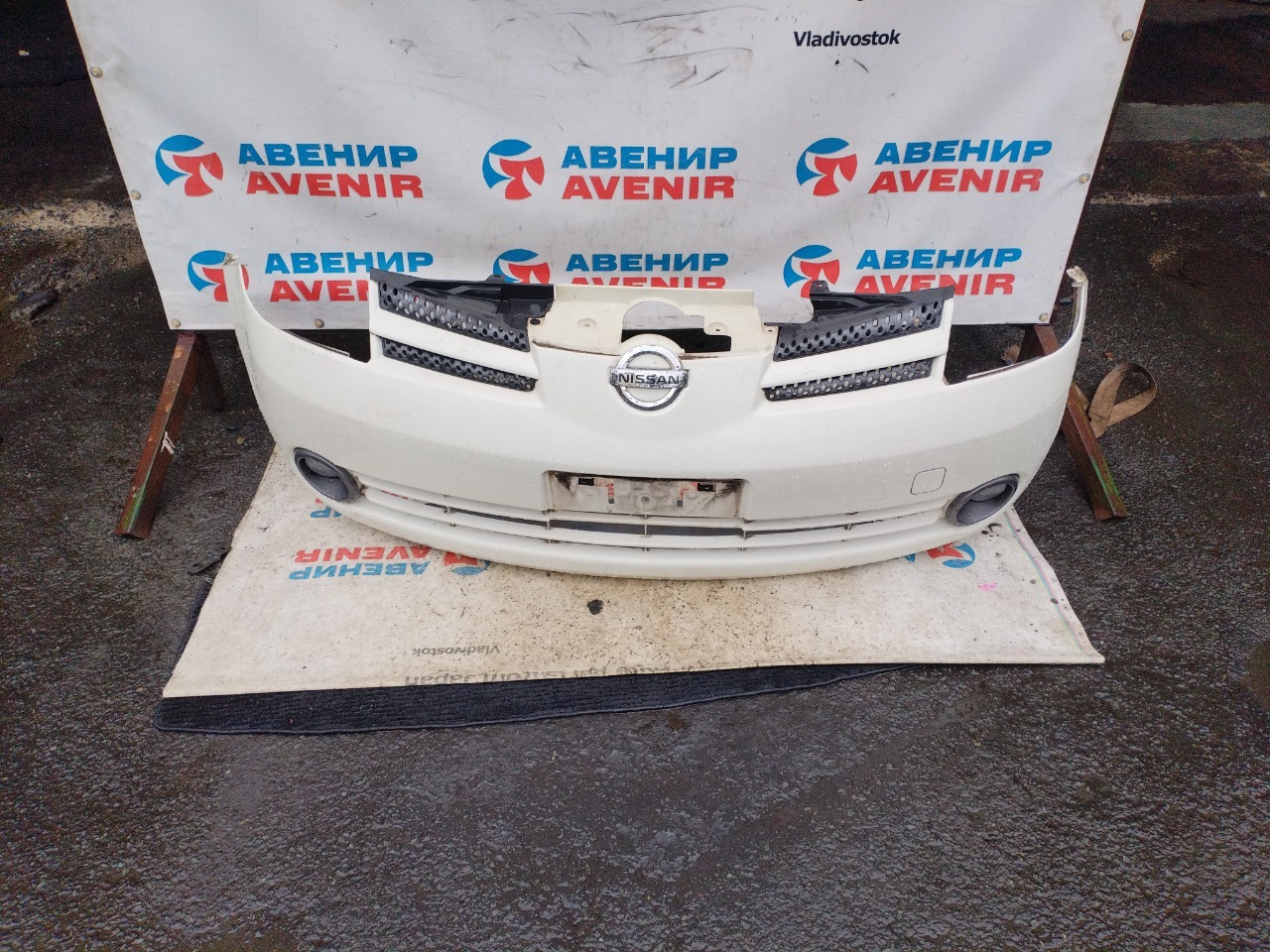 Бампер передний для NISSAN NOTE E11, NE11, ZE11, I MODEL, I MODEL 1 ракурс Бампер передний для NISSAN NOTE E11, NE11, ZE11, I MODEL, I MODEL 1 ракурс