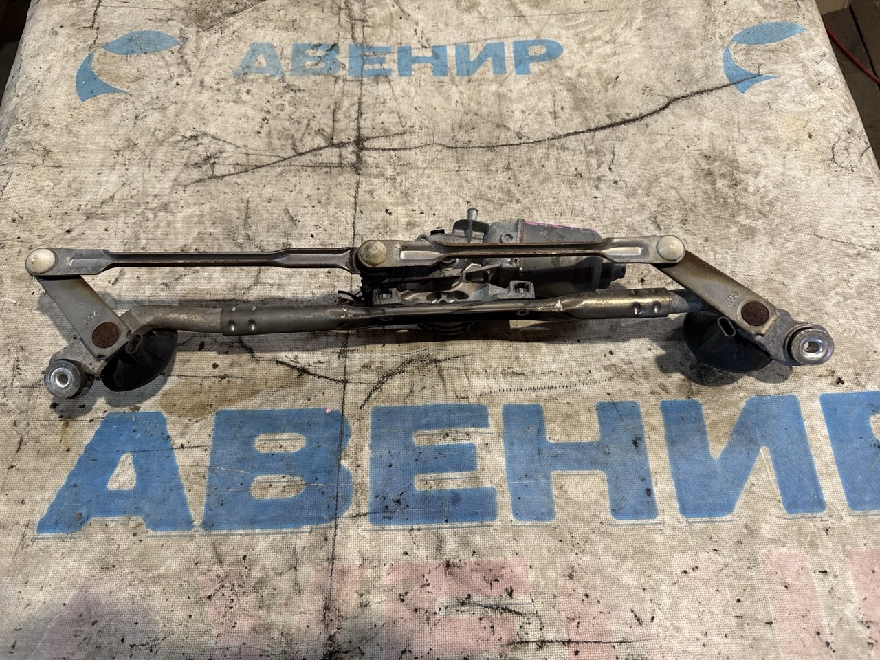 Трапеция дворников TOYOTA ISIS ANM10 (б/у)