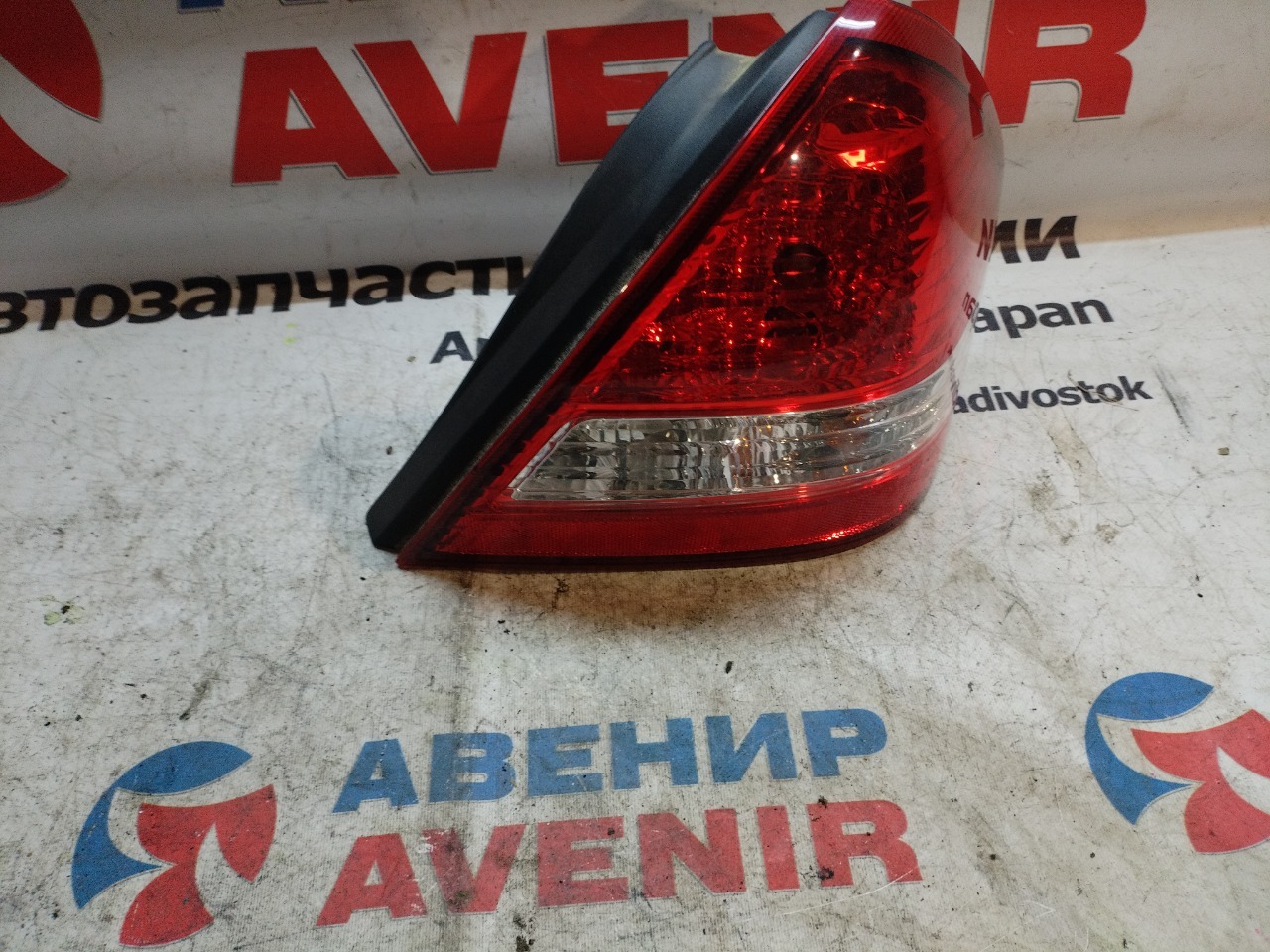 Стоп-сигнал NISSAN TIIDA LATIO C11 задний правый (б/у)
