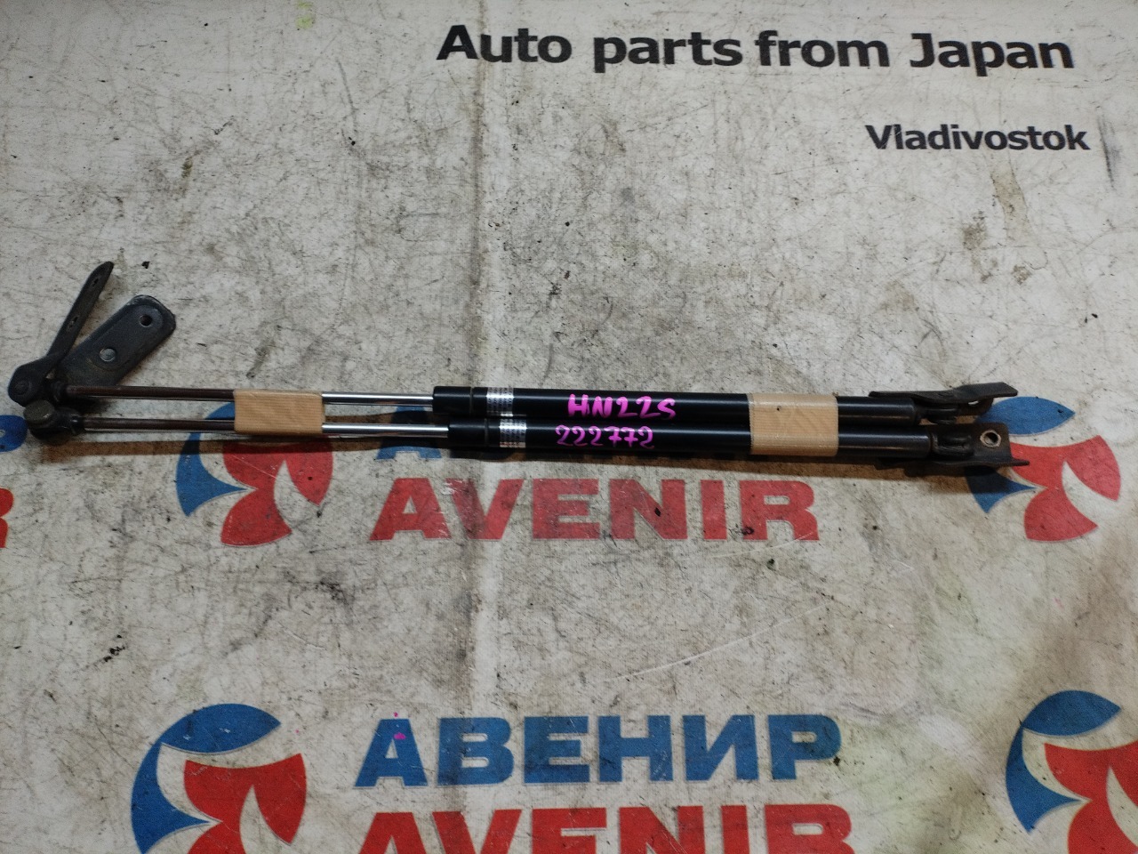 Амортизатор задней двери SUZUKI KEI HR52S задний (б/у)