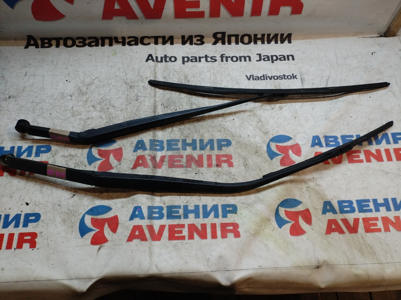 Держатель дворника TOYOTA ESTIMA ACR55 передний (б/у)