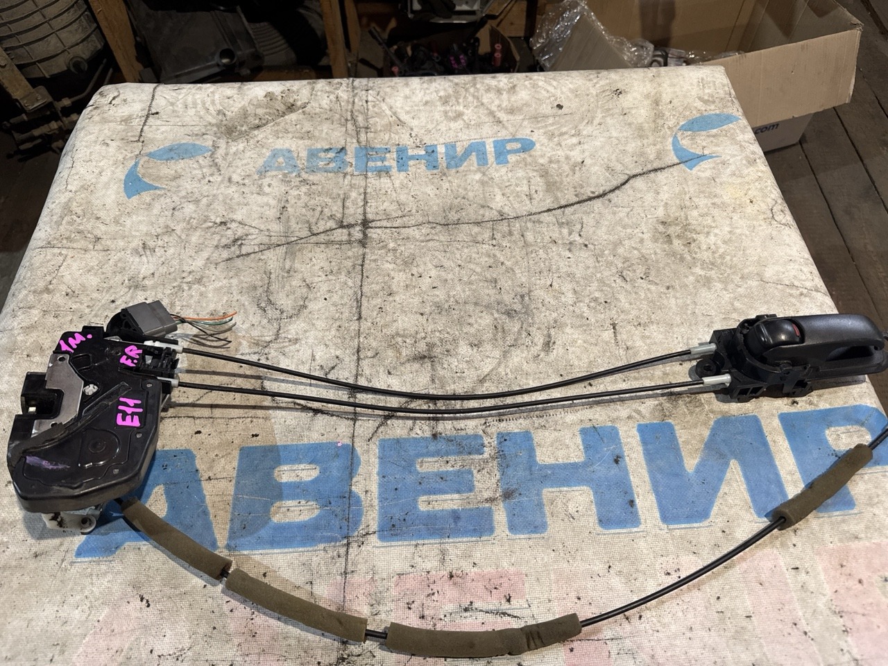 Замок двери NISSAN NOTE ZE11 передний правый (б/у)