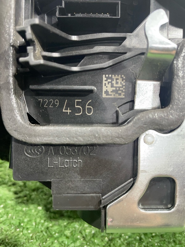 Замок двери передний правый 320i 08.03.2013 F31 N20B20B