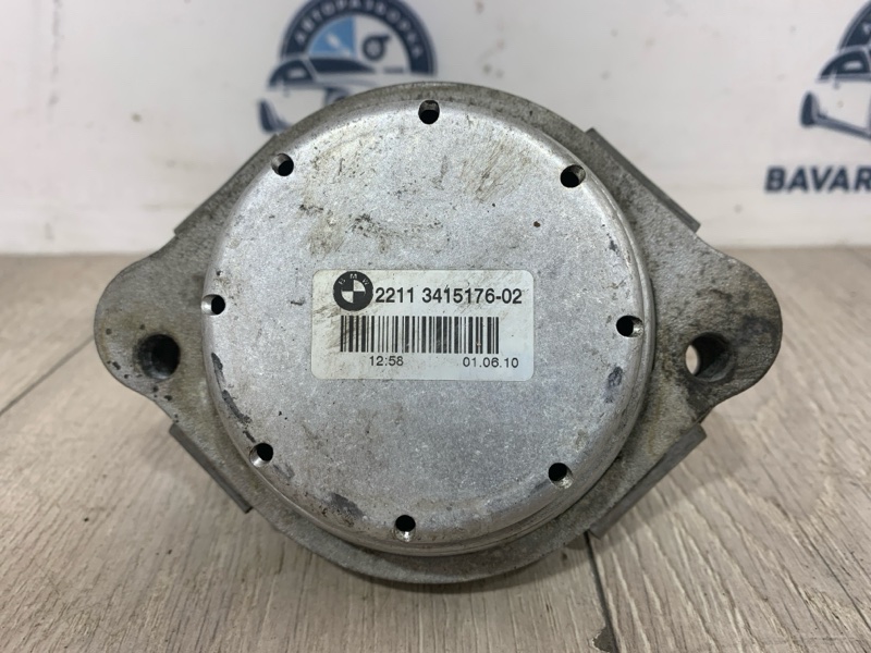 Подушка двигателя левая BMW X3 24.06.2010 e83 N52B30A 22113415176 контрактная