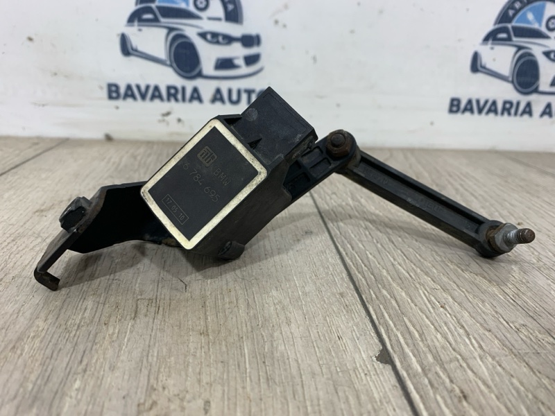 Датчик высоты дорожного просвета BMW X3 24.06.2010 e83 N52B30A 37146784697 контрактная