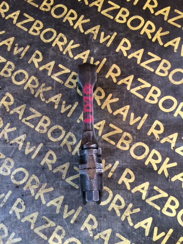 Шатун Nissan Vanette LD20 Шатун Nissan Vanette LD20