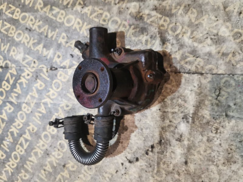 Помпа Nissan LD20 Помпа Nissan LD20