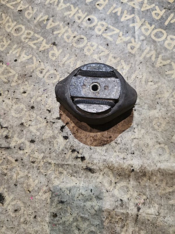 Подушка акпп Audi A6 4F2 Подушка акпп Audi A6 4F2