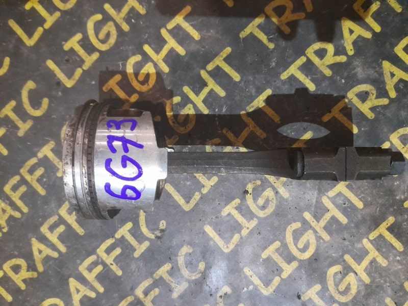 Поршень с шатуном MITSUBISHI Diamante F13A 6G73 (б/у)