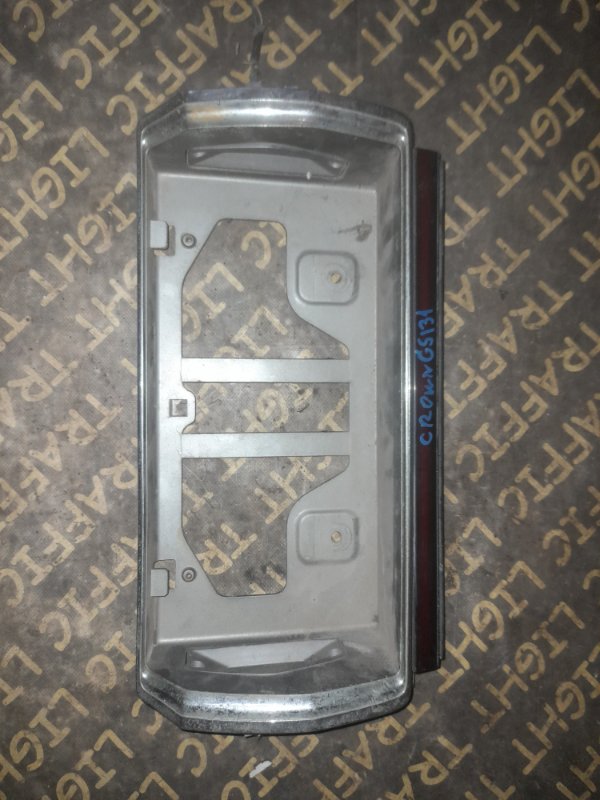Вставка между стопов Toyota Crown GS130G задняя