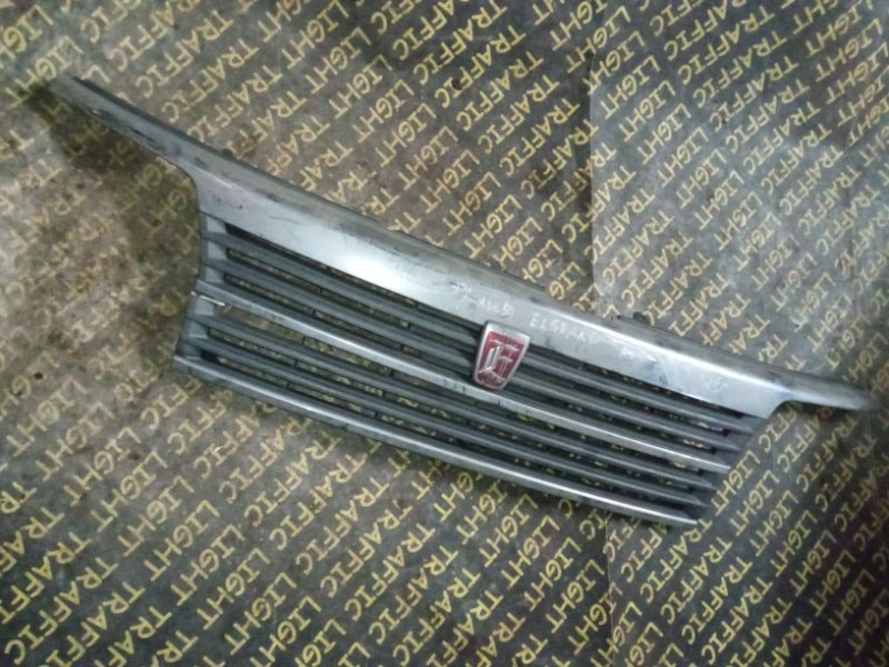 Решетка радиатора NISSAN ELGRAND E50 передняя (б/у)
