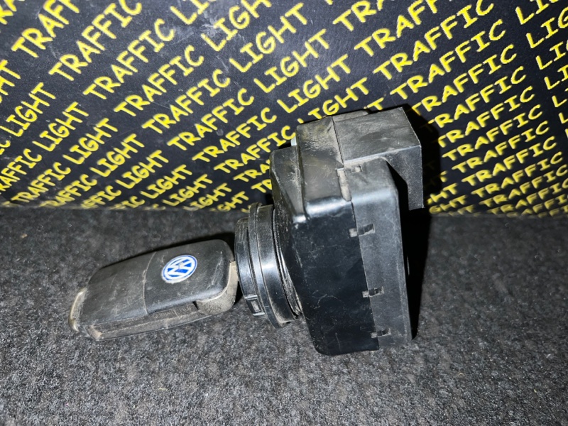 Замок зажигания Volkswagen Touareg 7LA AXQ