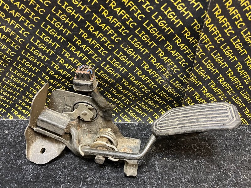 Педаль газа Toyota Corolla CDE120