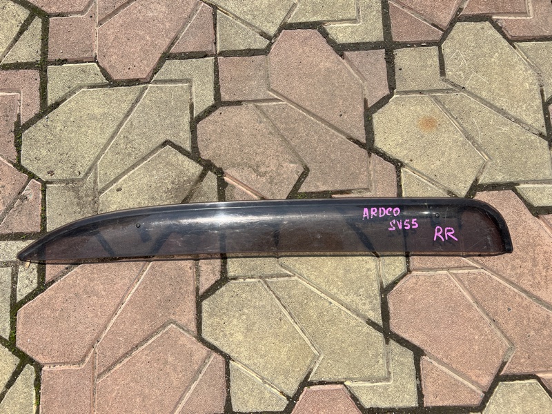 Ветровик Toyota Vista Ardeo SV55G 1AZFSE задний правый