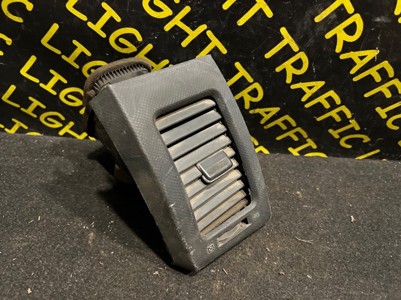 Дефлектор воздушный Toyota Ractis NCP100 1NZFE