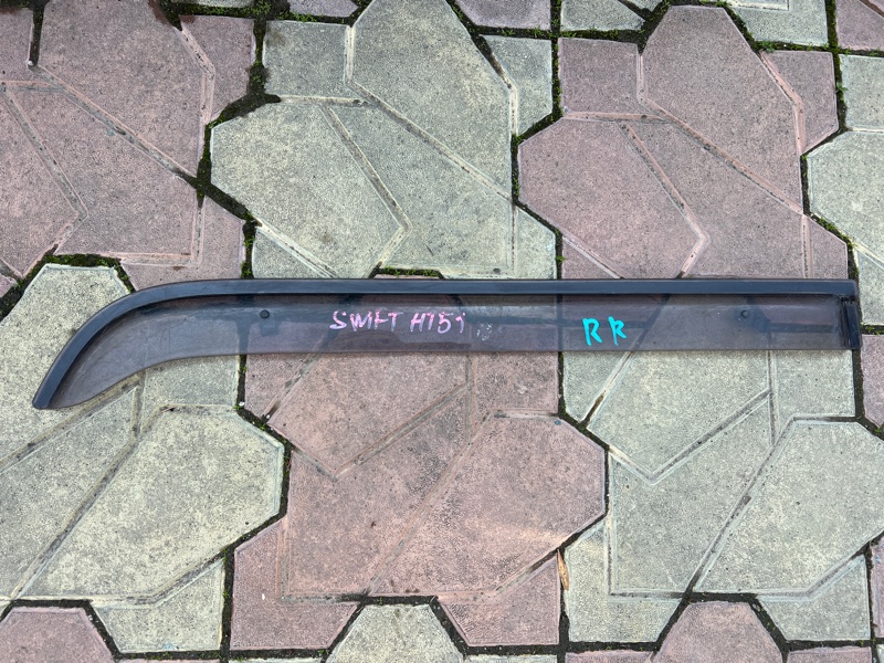 Ветровик Suzuki Swift HT51S задний правый