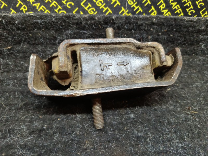 Подушка двигателя Isuzu Fargo NFR62DT 4FG1