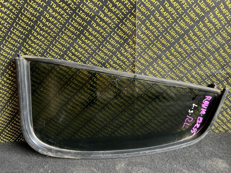 Форточка двери Toyota Raum EXZ15 5EFE задняя левая