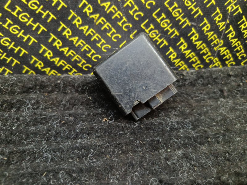 Реле Mitsubishi Chariot D03W Реле Mitsubishi Chariot D03W