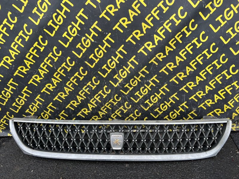 Решетка радиатора Toyota Chaser GX90 передняя