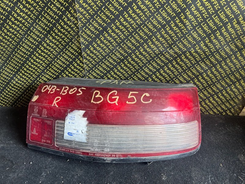 Стоп-сигнал Mazda Familia BG3P задний правый (б/у)
